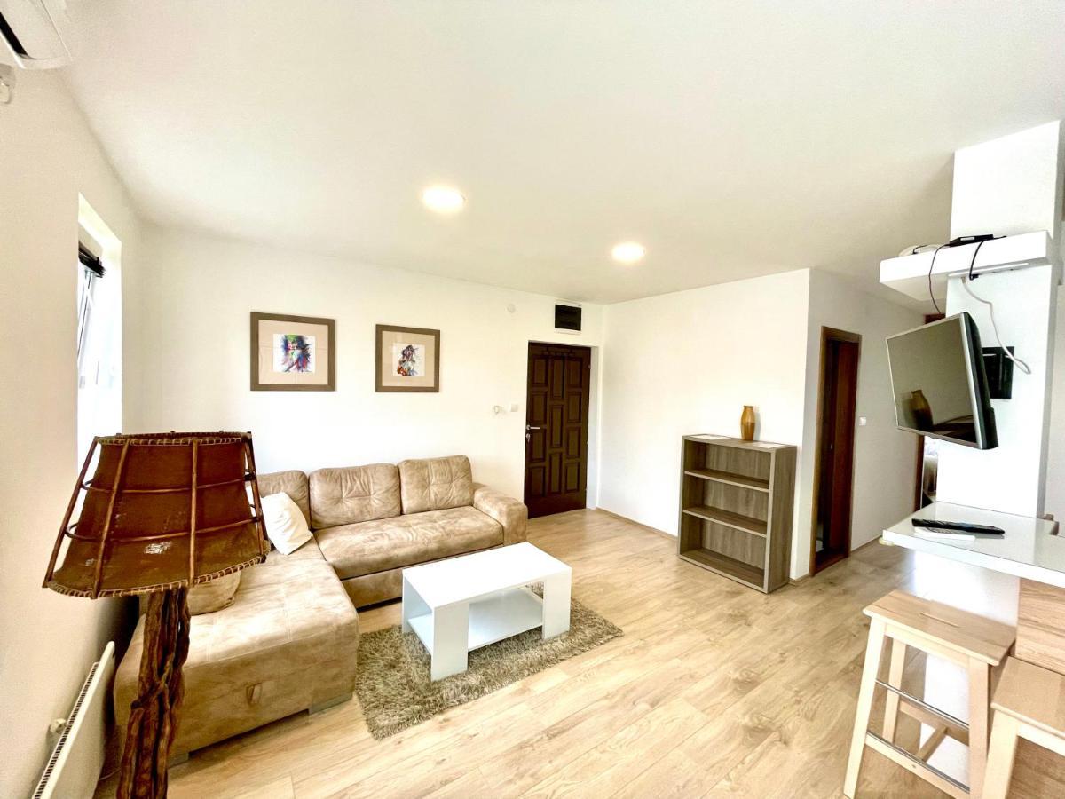 Cozy Apartments In Belgrade, Cukarica, Zeleznik, Free Parking And Wifi Ngoại thất bức ảnh
